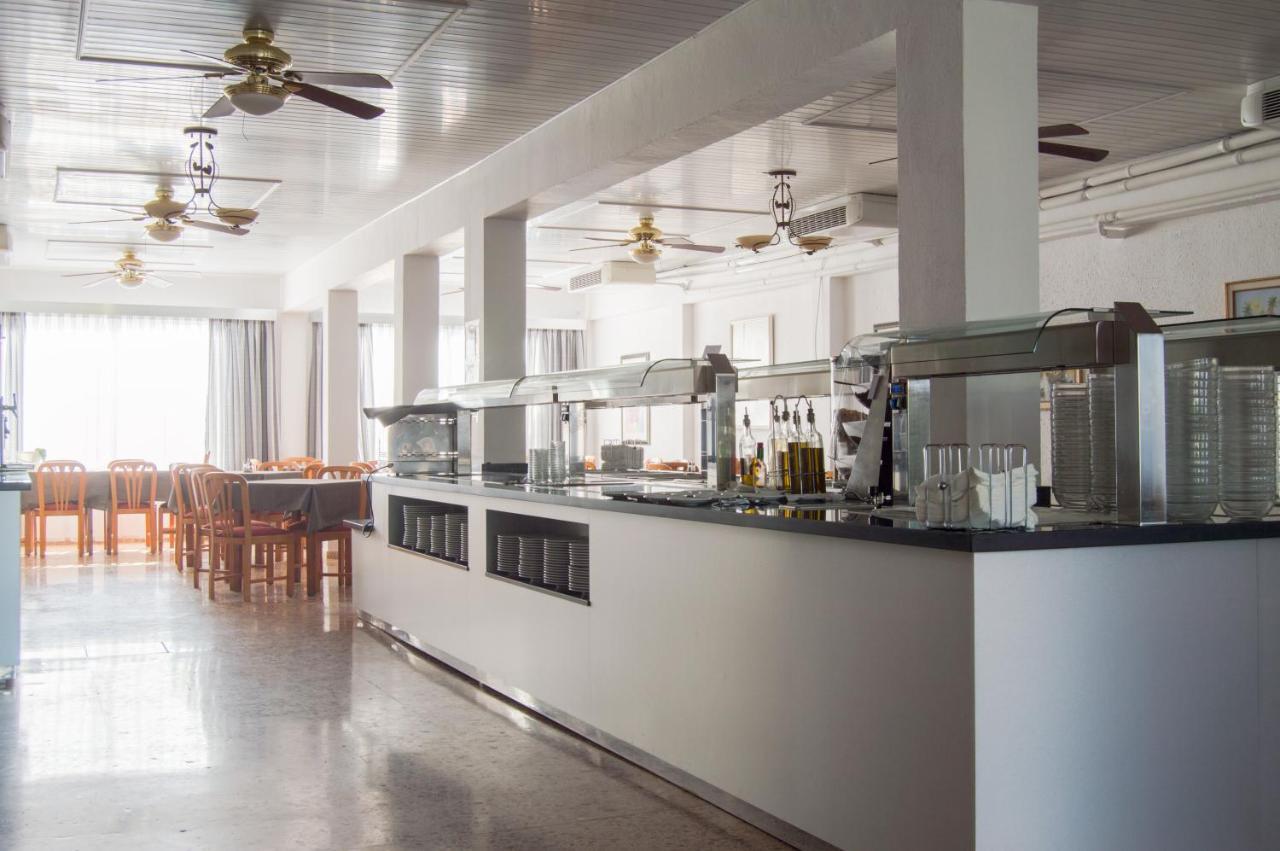 Lago Playa Es Pujols Restoran gambar